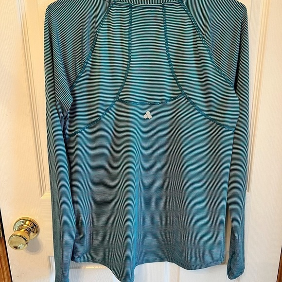 Tek Gear Workout Baselayer Women's Athletic Top Green & Purple Sz Small - Picture 2 of 5